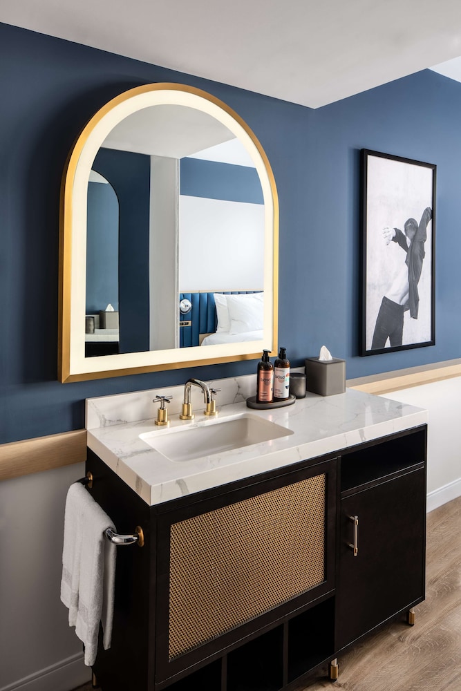 Motto by Hilton New York City Chelsea — Hotel rooms in New York City, New York State