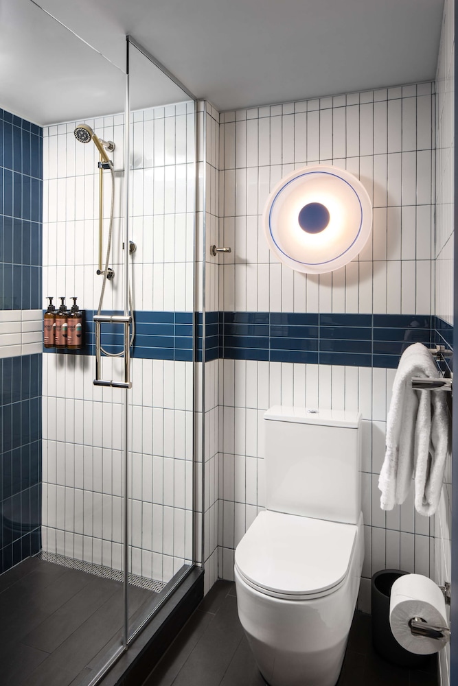 Motto by Hilton New York City Chelsea — Hotel rooms in New York City, New York State