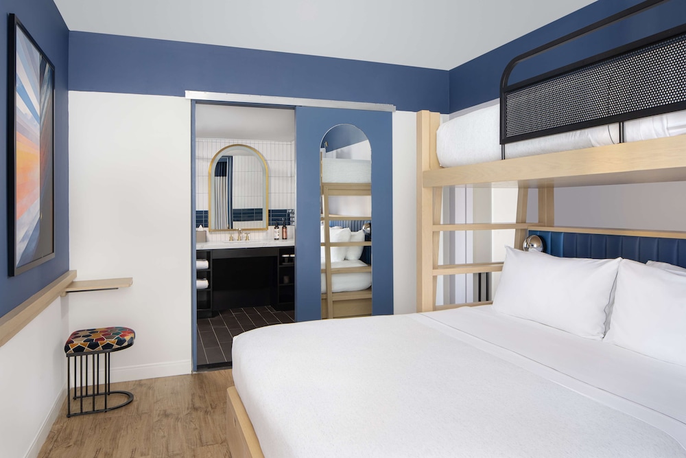 Motto by Hilton New York City Chelsea — Hotel rooms in New York City, New York State