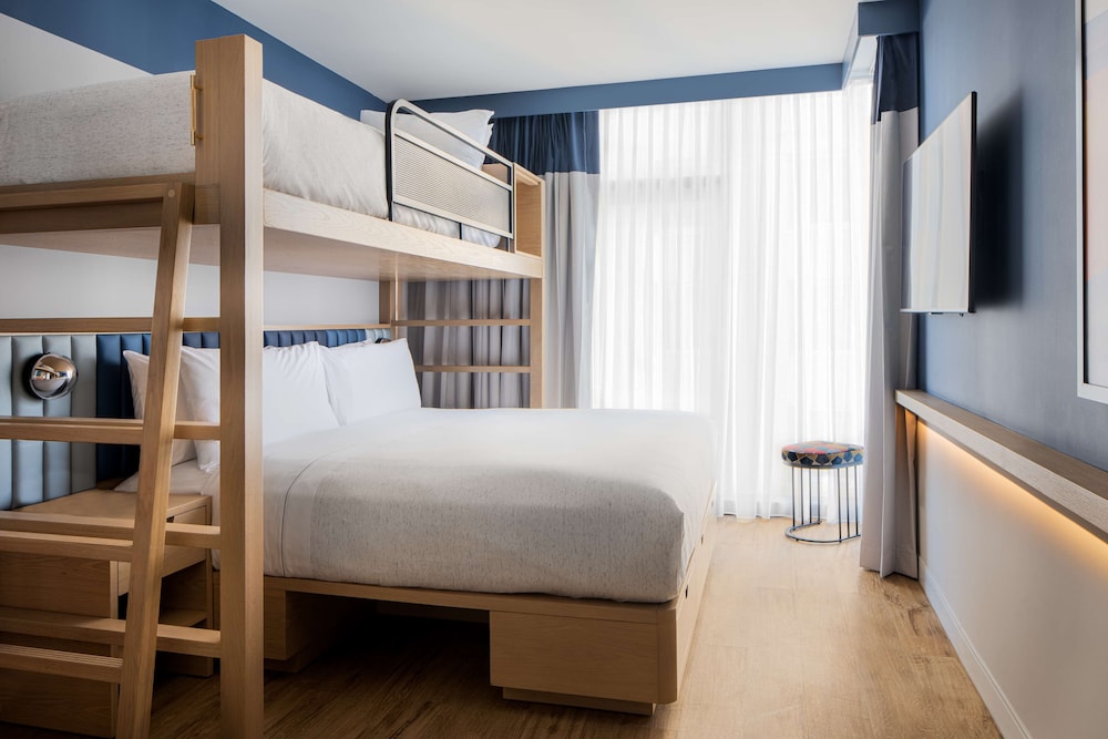 Motto by Hilton New York City Chelsea — Hotel rooms in New York City, New York State