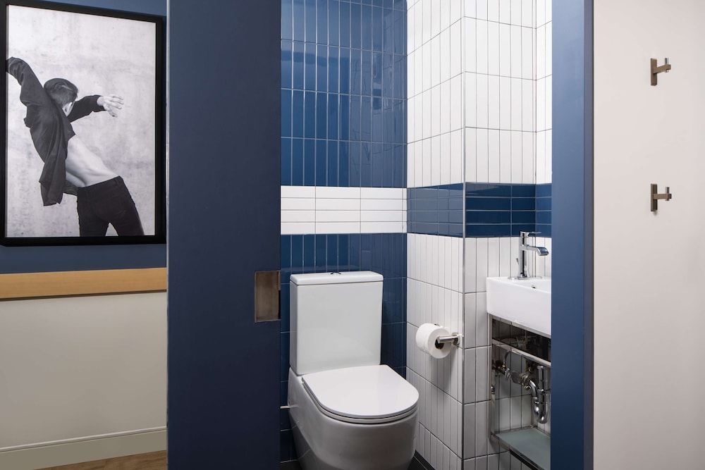 Motto by Hilton New York City Chelsea — Hotel rooms in New York City, New York State