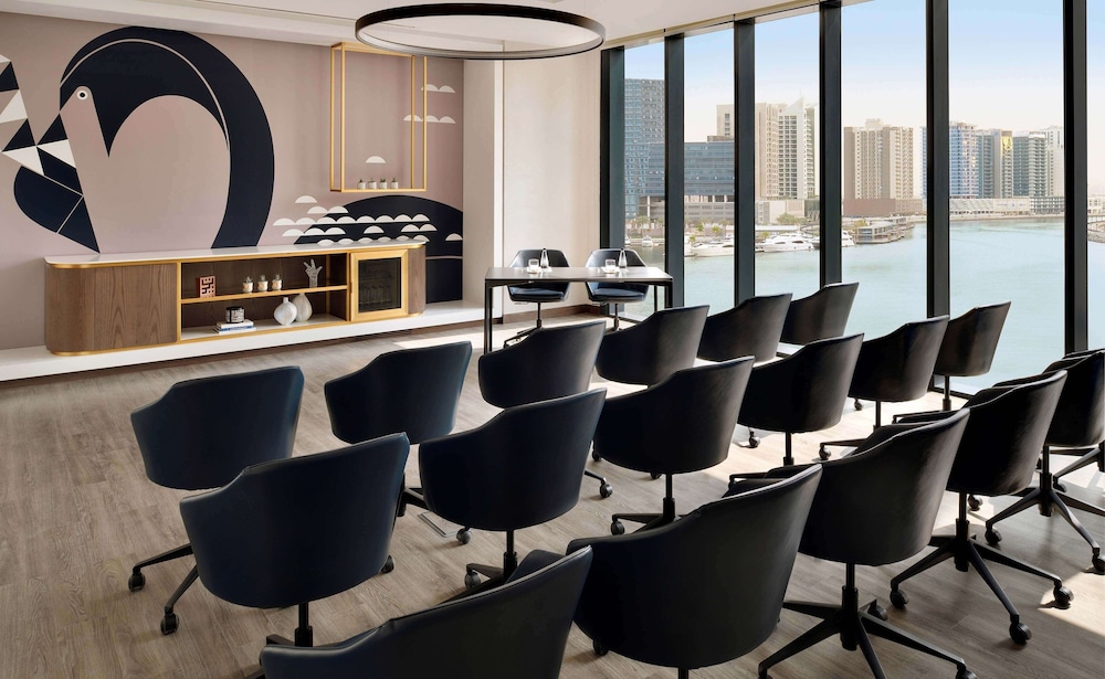 Hotel Indigo Dubai Downtown by IHG — Restaurant & bars in Dubai