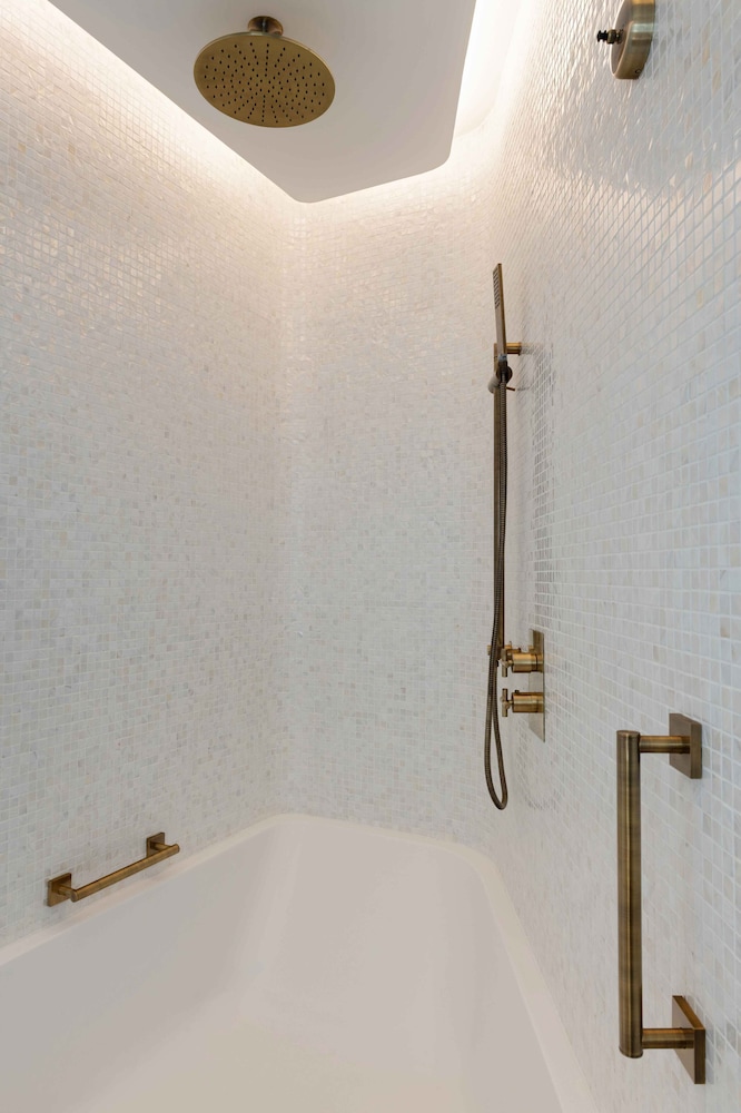 Hotel Indigo Dubai Downtown by IHG — Hotel rooms in Dubai