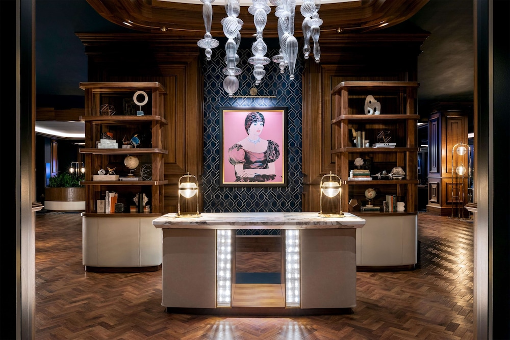 Crockfords Las Vegas, LXR Hotels & Resorts at Resorts World — Hotel building in Las Vegas, Nevada