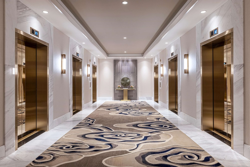 Crockfords Las Vegas, LXR Hotels & Resorts at Resorts World — Hotel building in Las Vegas, Nevada