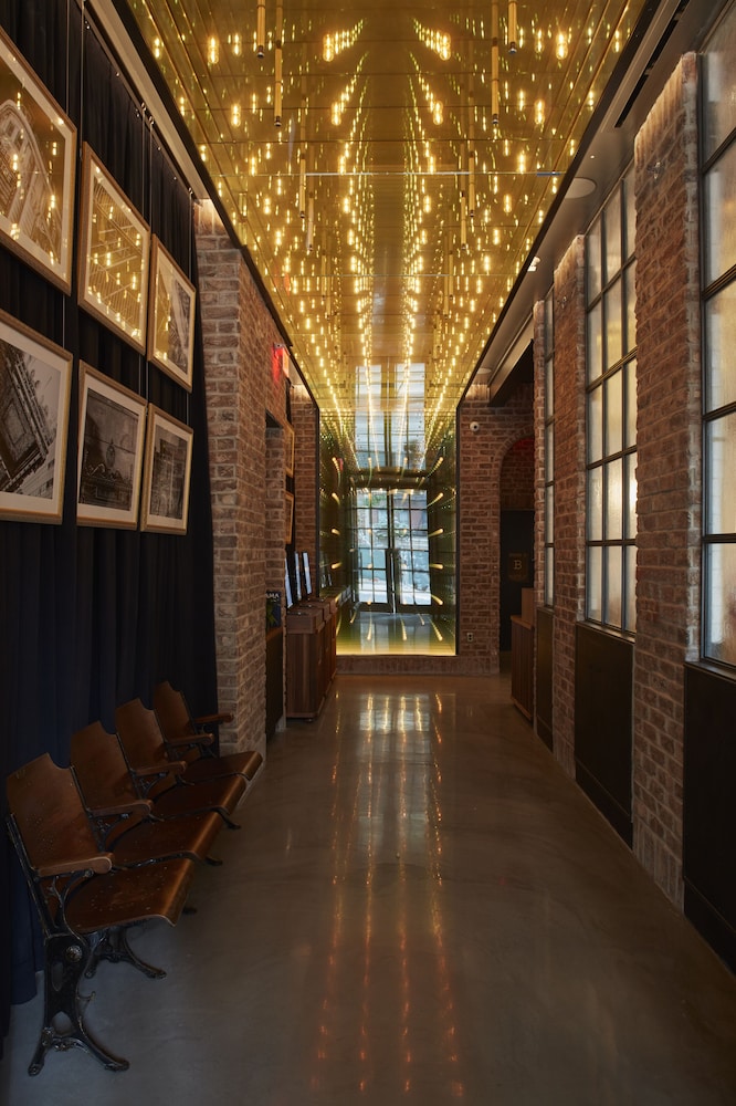 CIVILIAN Hotel — Hotel building in New York City, New York State