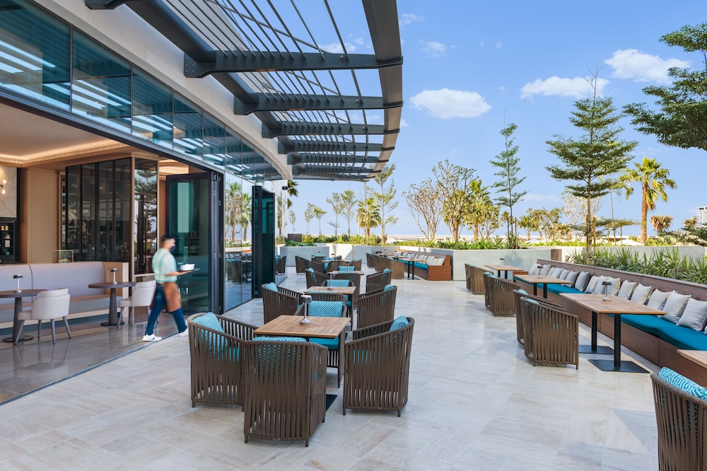 Address Beach Resort — Restaurant & bars in Dubai