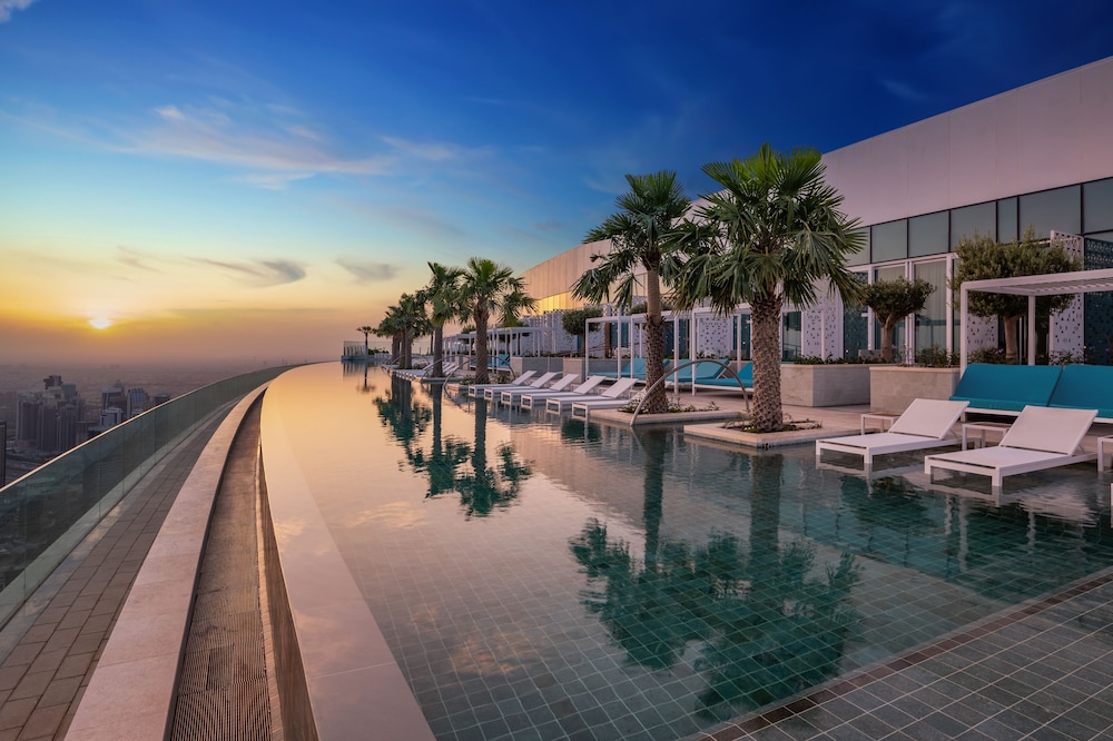 Address Beach Resort — Swimming pool in Dubai