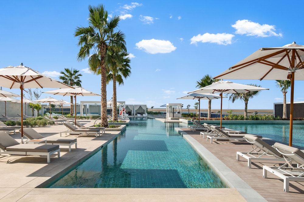 Address Beach Resort — Swimming pool in Dubai