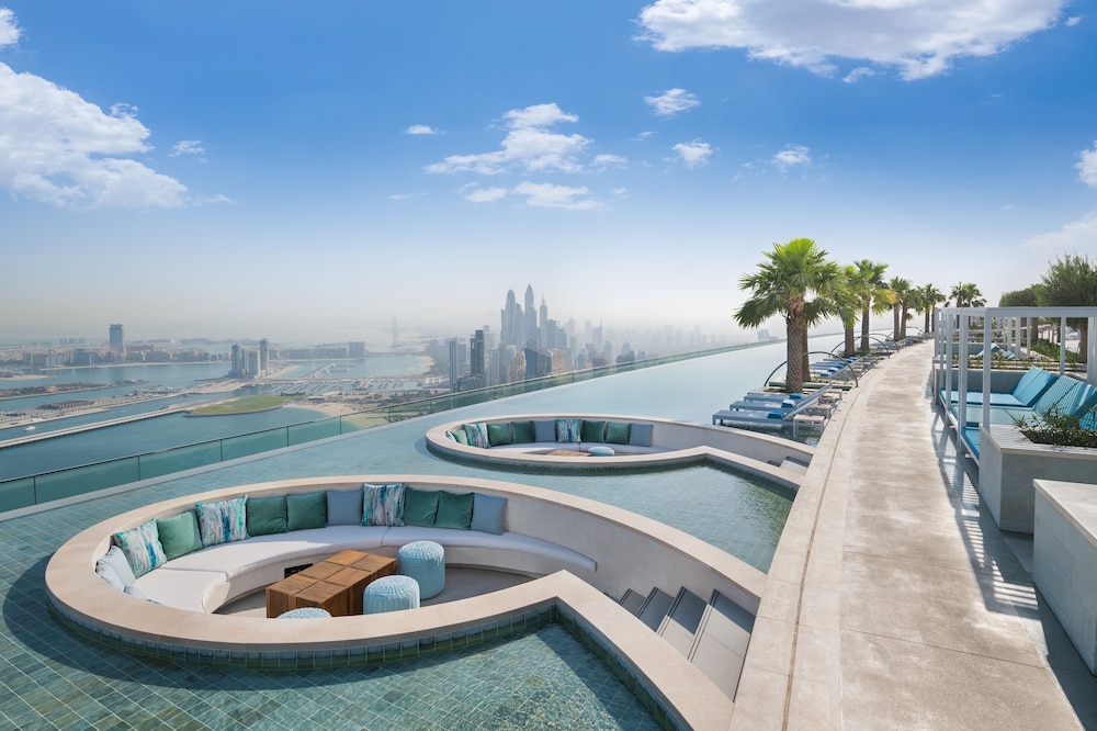 Address Beach Resort — Swimming pool in Dubai