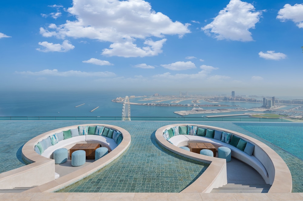 Address Beach Resort — Swimming pool in Dubai