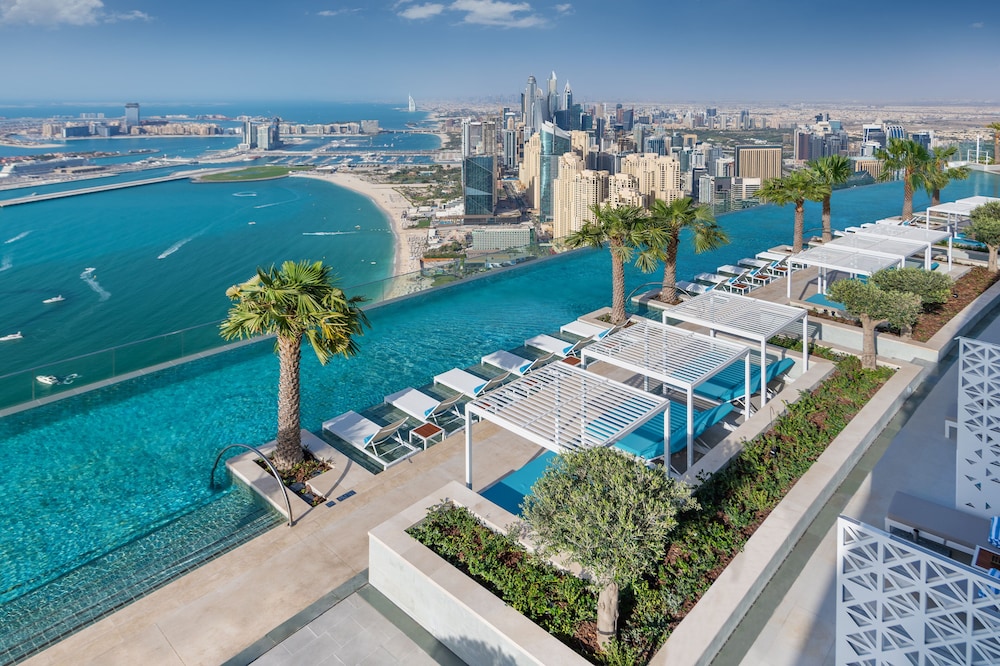 Address Beach Resort — Swimming pool in Dubai