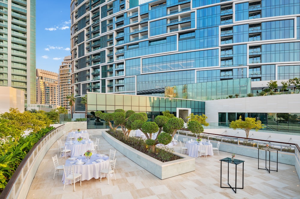 Address Beach Resort — Hotel building in Dubai