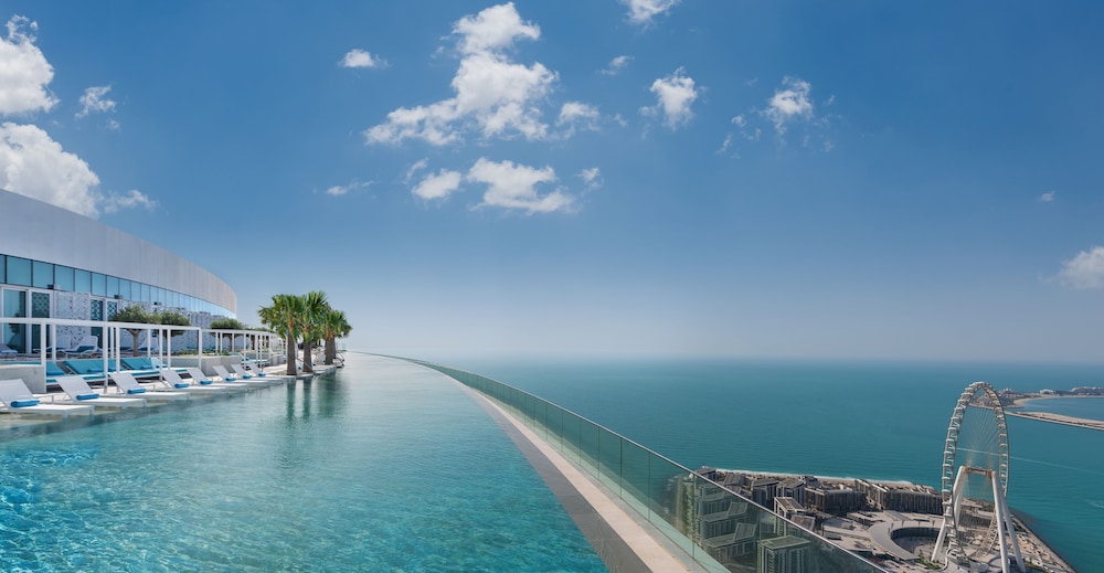 Address Beach Resort — Swimming pool in Dubai