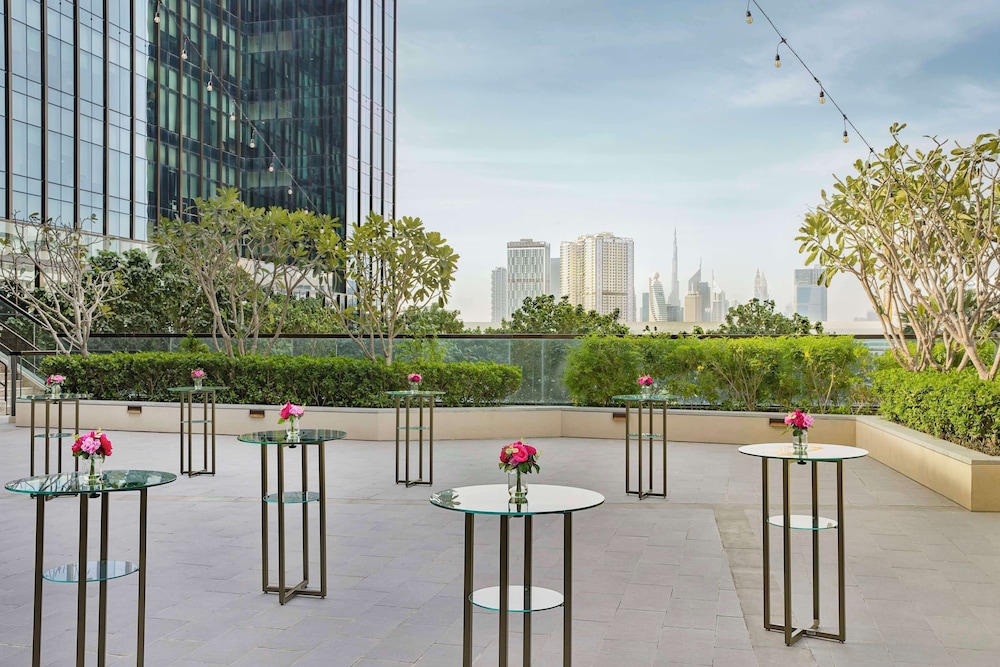 DoubleTree by Hilton Dubai M Square Hotel & Residences — Restaurant & bars in Dubai