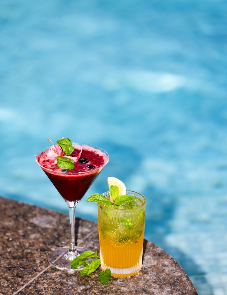 DoubleTree by Hilton Dubai M Square Hotel & Residences — Restaurant & bars in Dubai