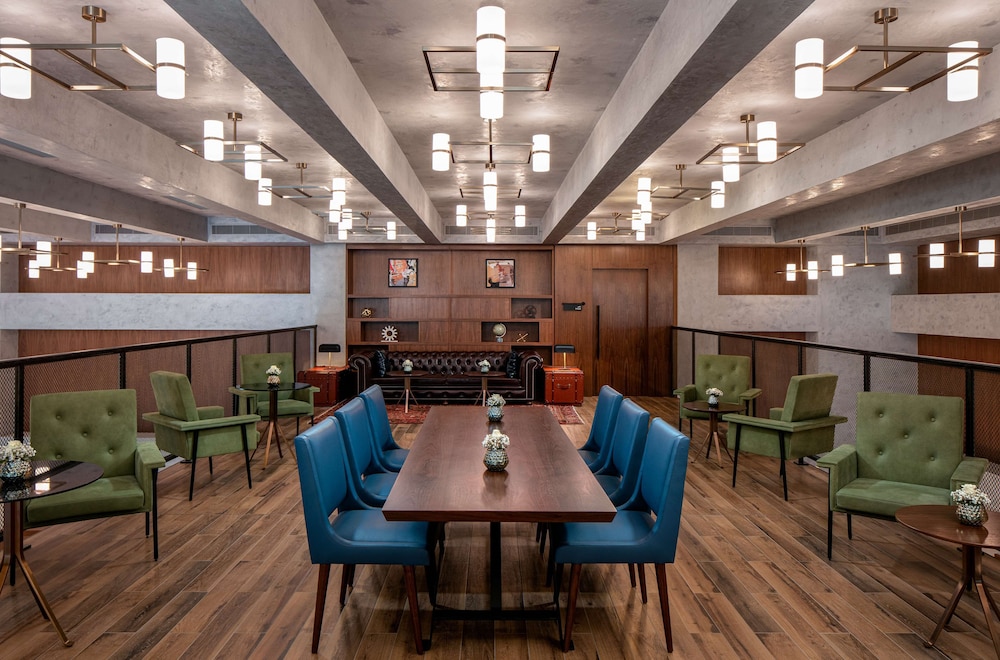 DoubleTree by Hilton Dubai M Square Hotel & Residences — Restaurant & bars in Dubai