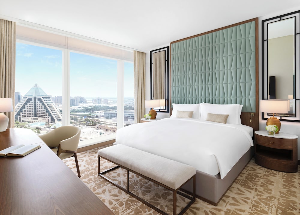 Sofitel Dubai The Obelisk — Hotel rooms in Dubai