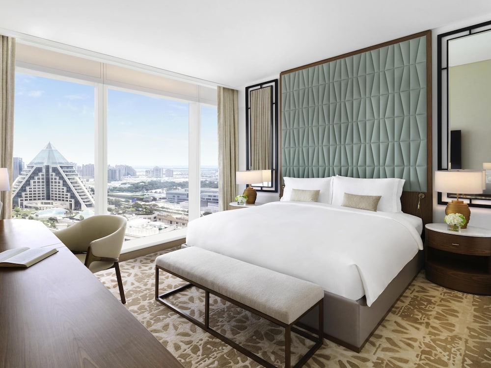 Sofitel Dubai The Obelisk — Hotel rooms in Dubai
