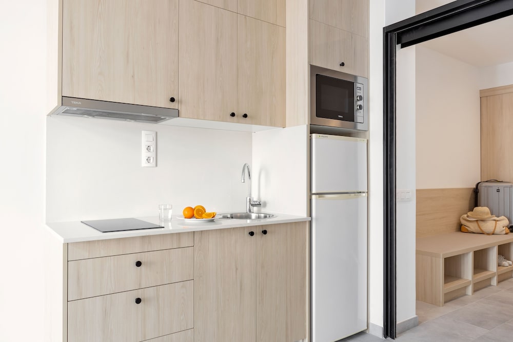 Sunwing Fanabe Beach — Hotel rooms in Costa Adeje, Canary Islands