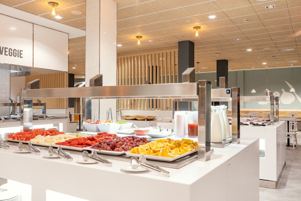 Sunwing Fanabe Beach — Restaurant & bars in Costa Adeje, Canary Islands