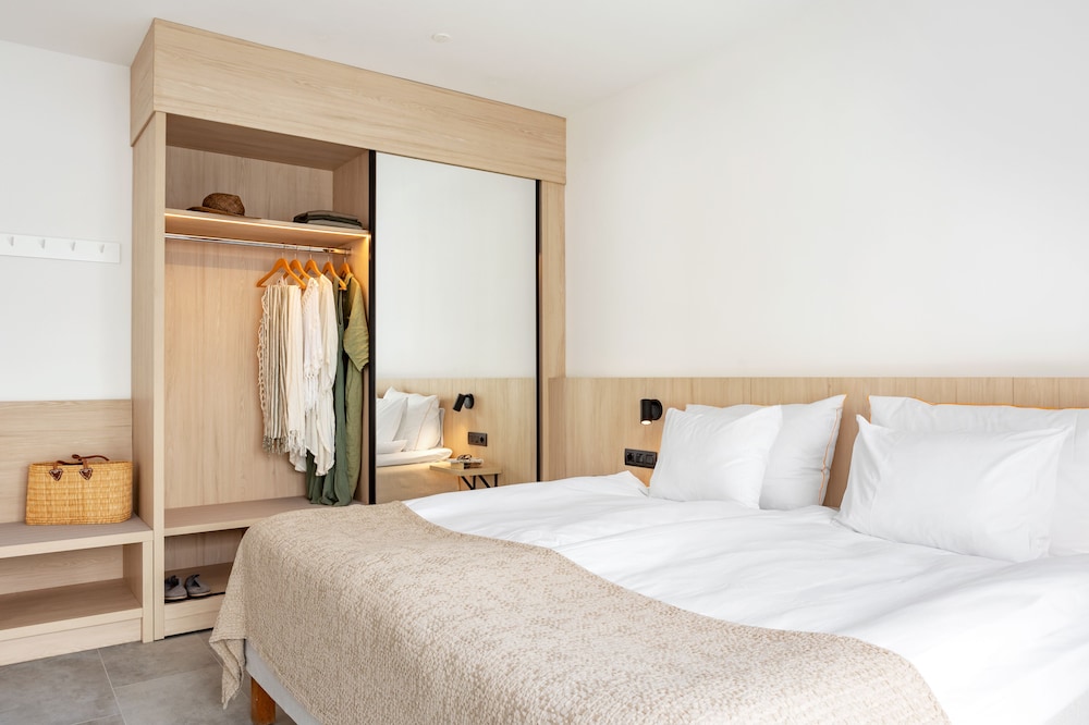 Sunwing Fanabe Beach — Hotel rooms in Costa Adeje, Canary Islands
