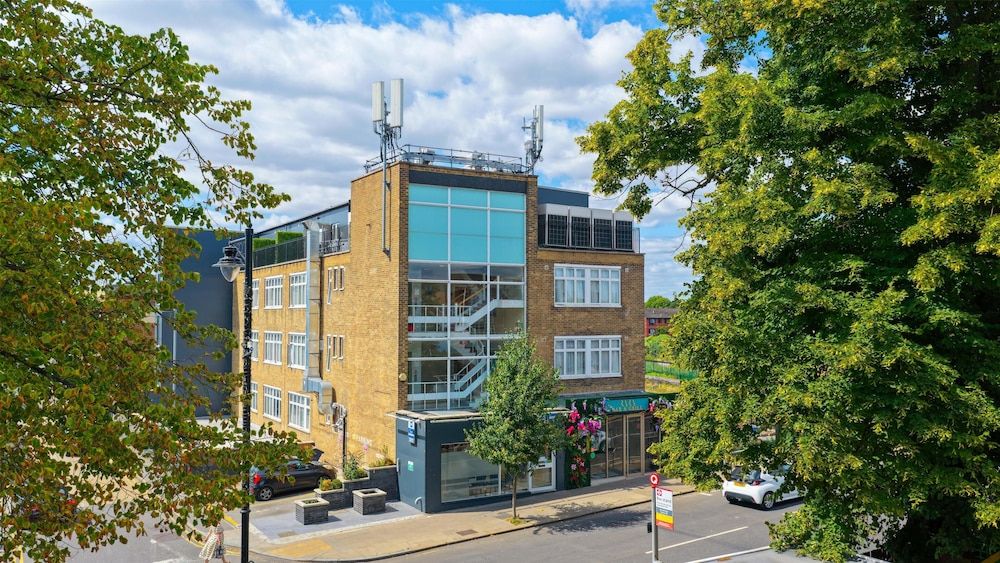 Best Western Northfields Ealing Hotel-Opposite Northfield Station -Piccadilly line