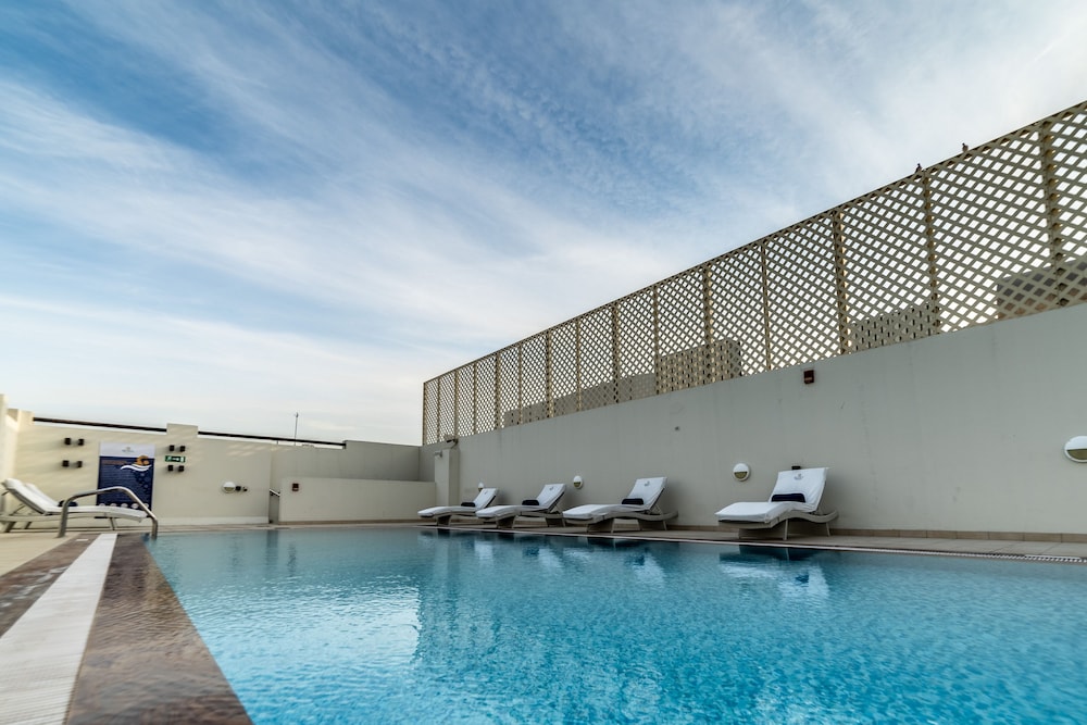 SUHA Creek, Waterfront Al Jaddaf — Swimming pool in Dubai
