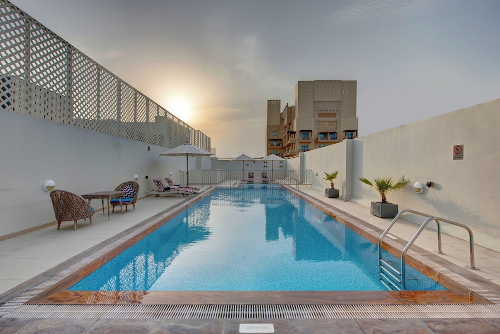 SUHA Creek, Waterfront Al Jaddaf — Swimming pool in Dubai