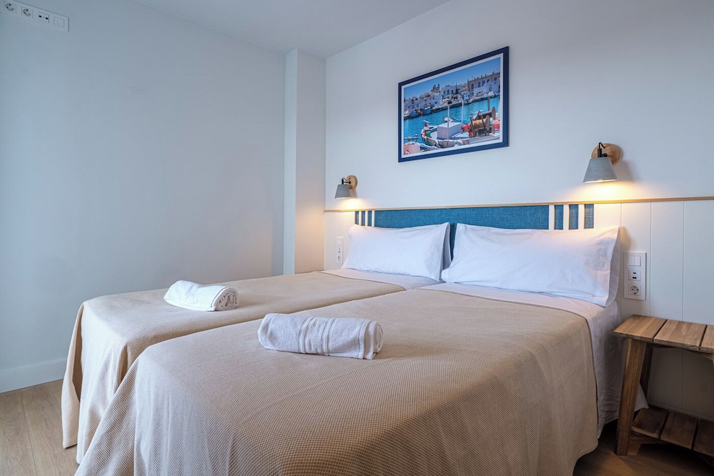 Ancora Salou Apartamentos — Hotel rooms in Salou, Catalonia
