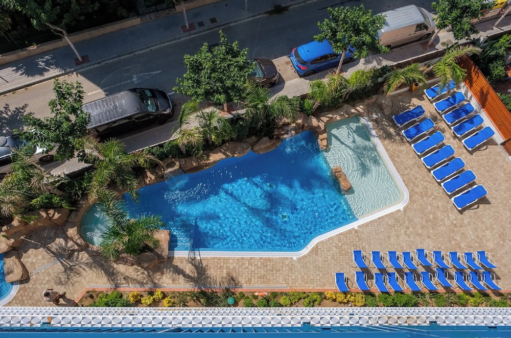 Ancora Salou Apartamentos — Swimming pool in Salou, Catalonia