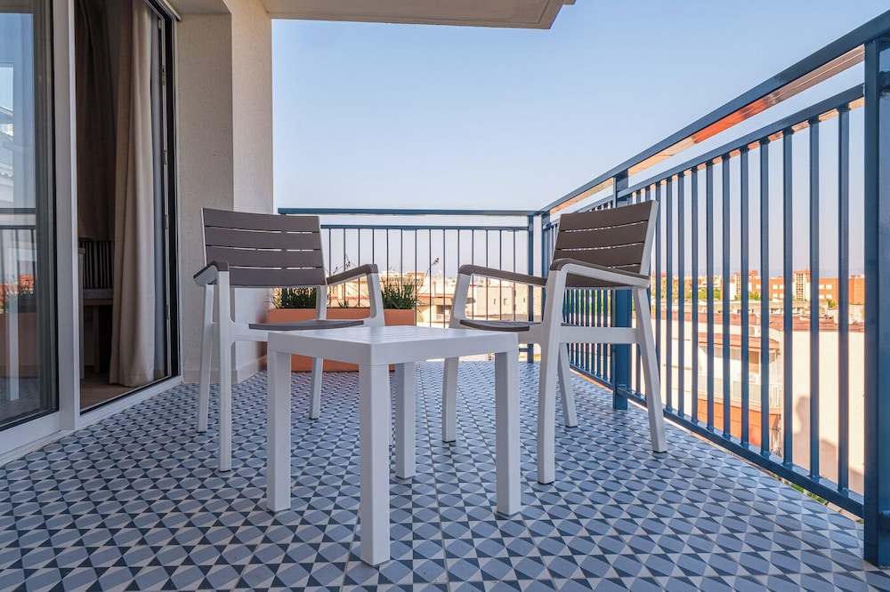 Ancora Salou Apartamentos — Hotel rooms in Salou, Catalonia