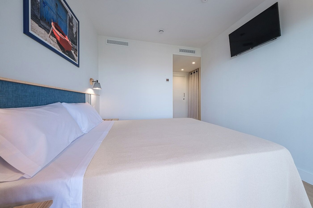 Ancora Salou Apartamentos — Hotel rooms in Salou, Catalonia