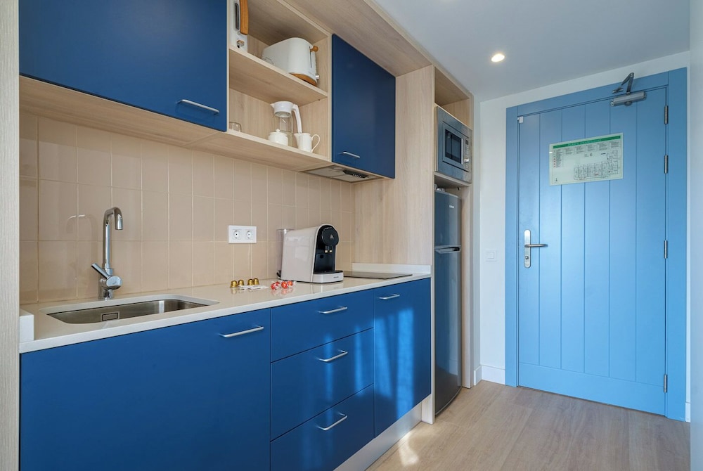 Ancora Salou Apartamentos — Hotel rooms in Salou, Catalonia