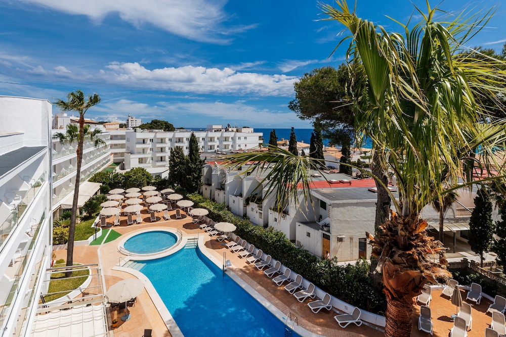 Hotel Alondra — Main photo in Cala Ratjada, Balearic Islands