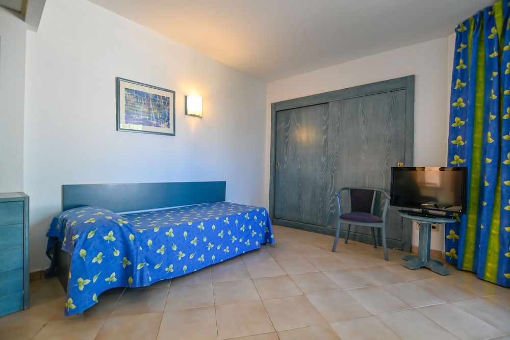 Hotel Alondra — Hotel rooms in Cala Ratjada, Balearic Islands