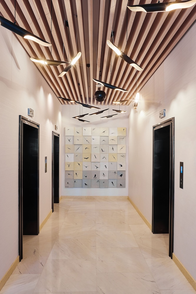 voco Dubai the Palm by IHG — Hotel building in Dubai