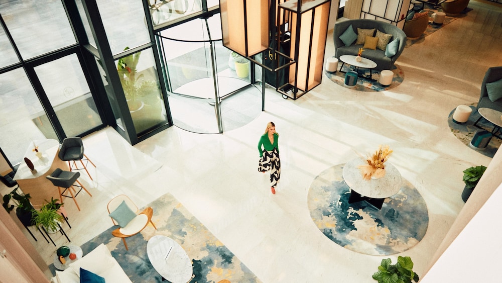 voco Dubai the Palm by IHG — Hotel building in Dubai