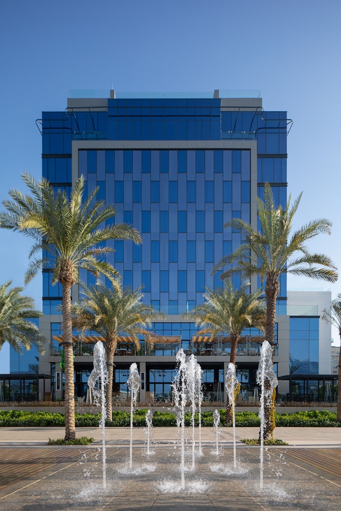 voco Dubai the Palm by IHG — Hotel building in Dubai
