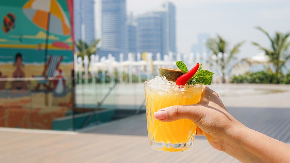 voco Dubai the Palm by IHG — Restaurant & bars in Dubai