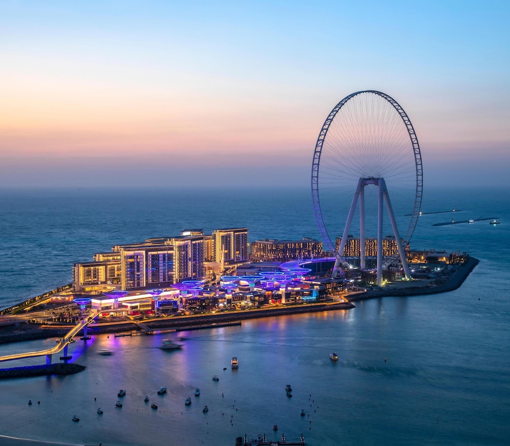 Hilton Dubai Palm Jumeirah — Attractions in the area in Dubai