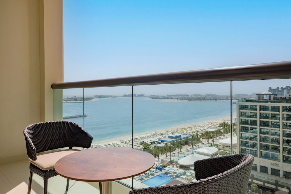 Hilton Dubai Palm Jumeirah — Beach in Dubai