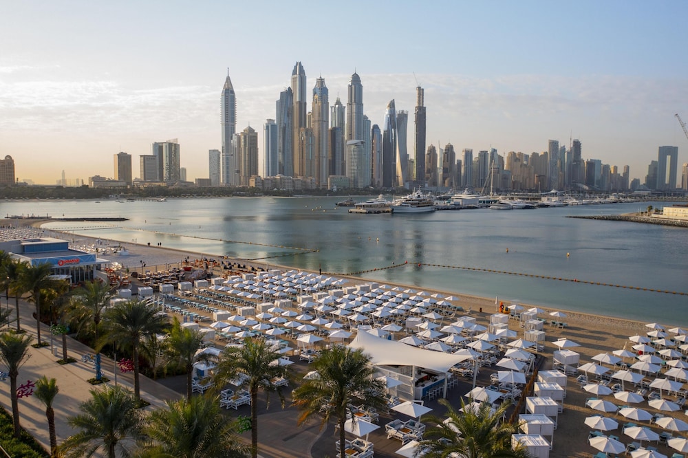 Hilton Dubai Palm Jumeirah — Beach in Dubai