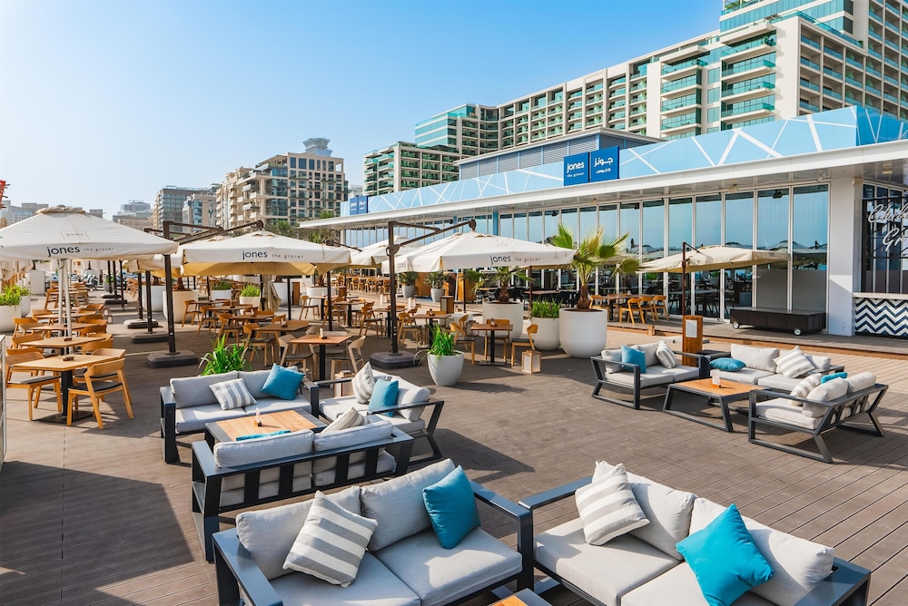 Hilton Dubai Palm Jumeirah — Restaurant & bars in Dubai