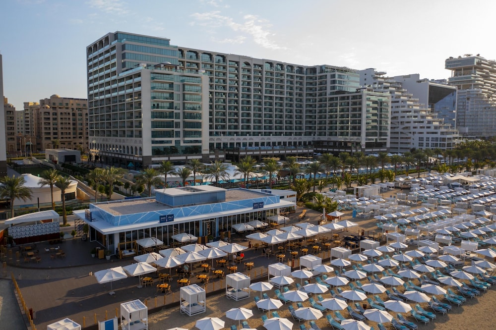 Hilton Dubai Palm Jumeirah — Hotel building in Dubai