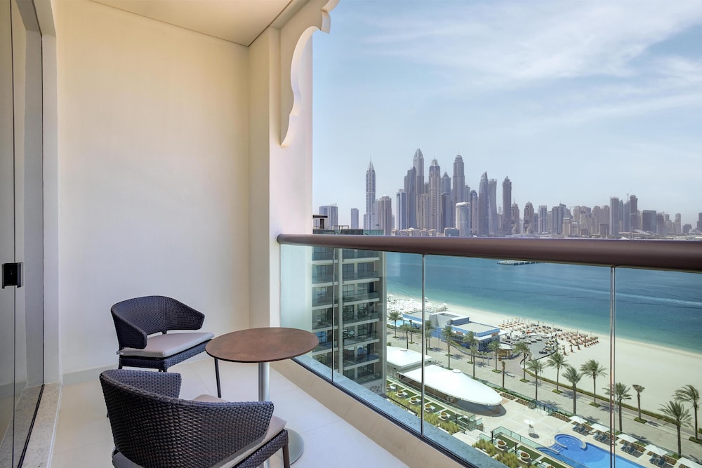 Hilton Dubai Palm Jumeirah — Hotel rooms in Dubai