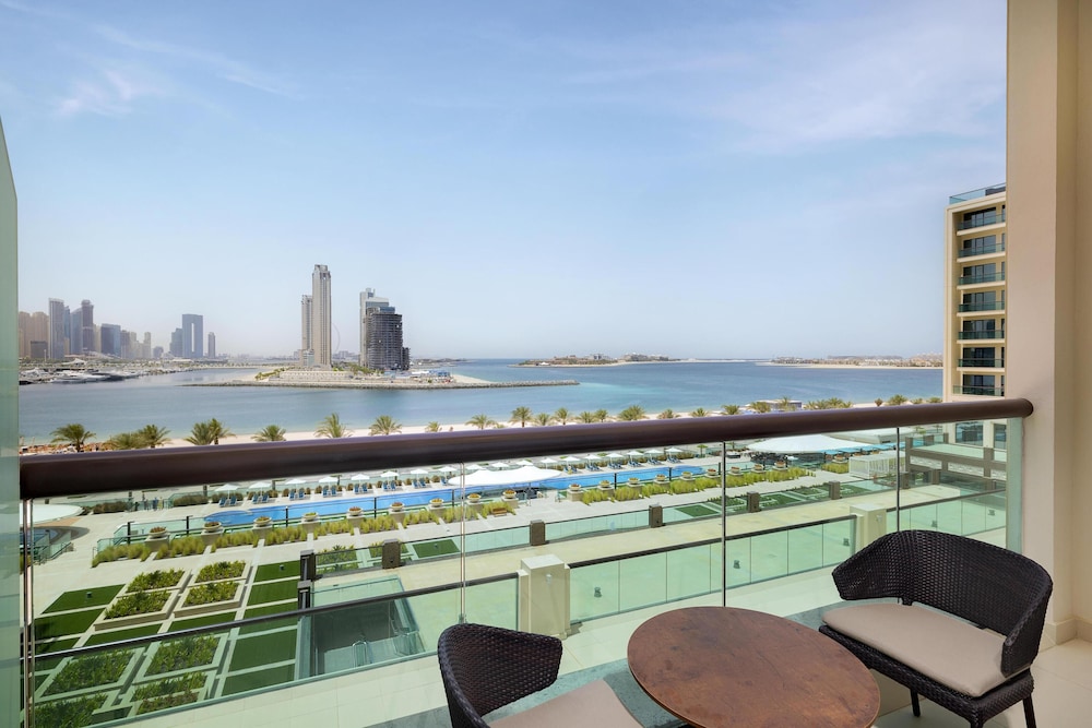 Hilton Dubai Palm Jumeirah — Attractions in the area in Dubai