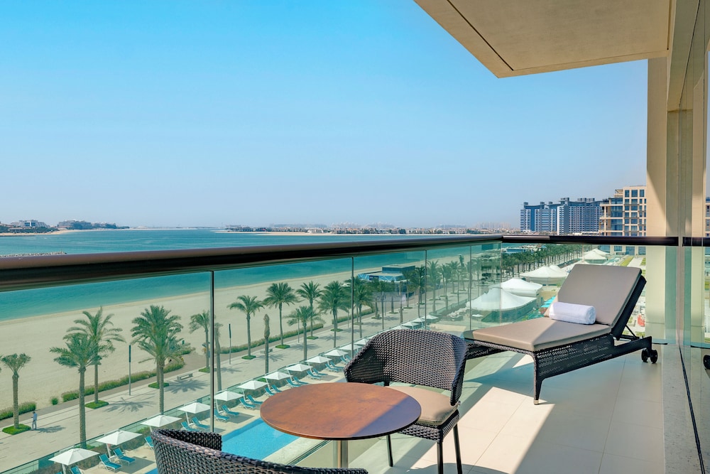 Hilton Dubai Palm Jumeirah — Beach in Dubai