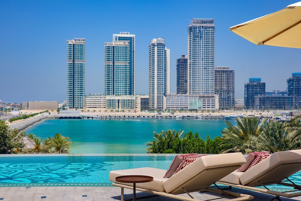 W Dubai - Mina Seyahi — Swimming pool in Dubai