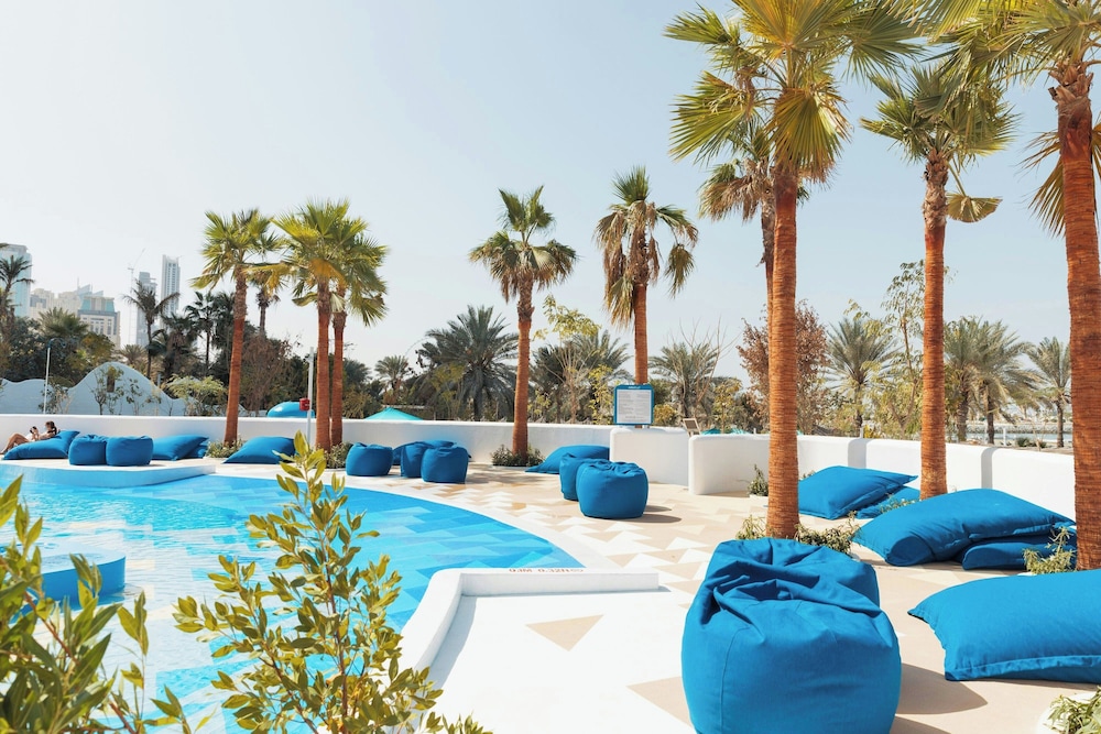 W Dubai - Mina Seyahi — Swimming pool in Dubai